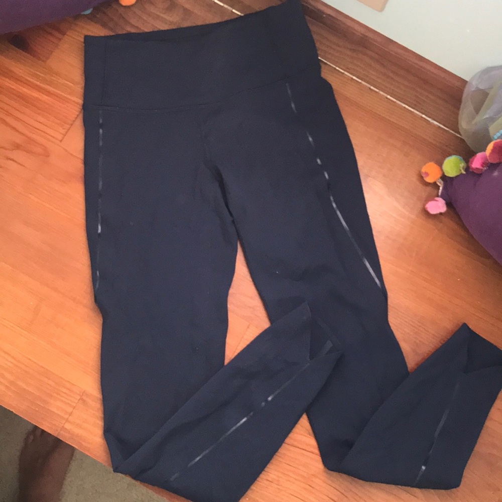 Cropped Navy Lululemon leggings